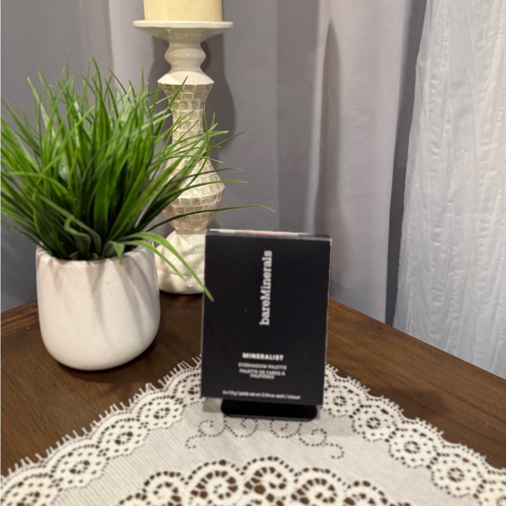 NIB bareminerals Mineralist eyeshadow palette